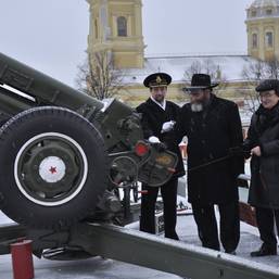 Выстрел из пушки Петропавловской крепости в честь 120-летия Синагоги. 2013 