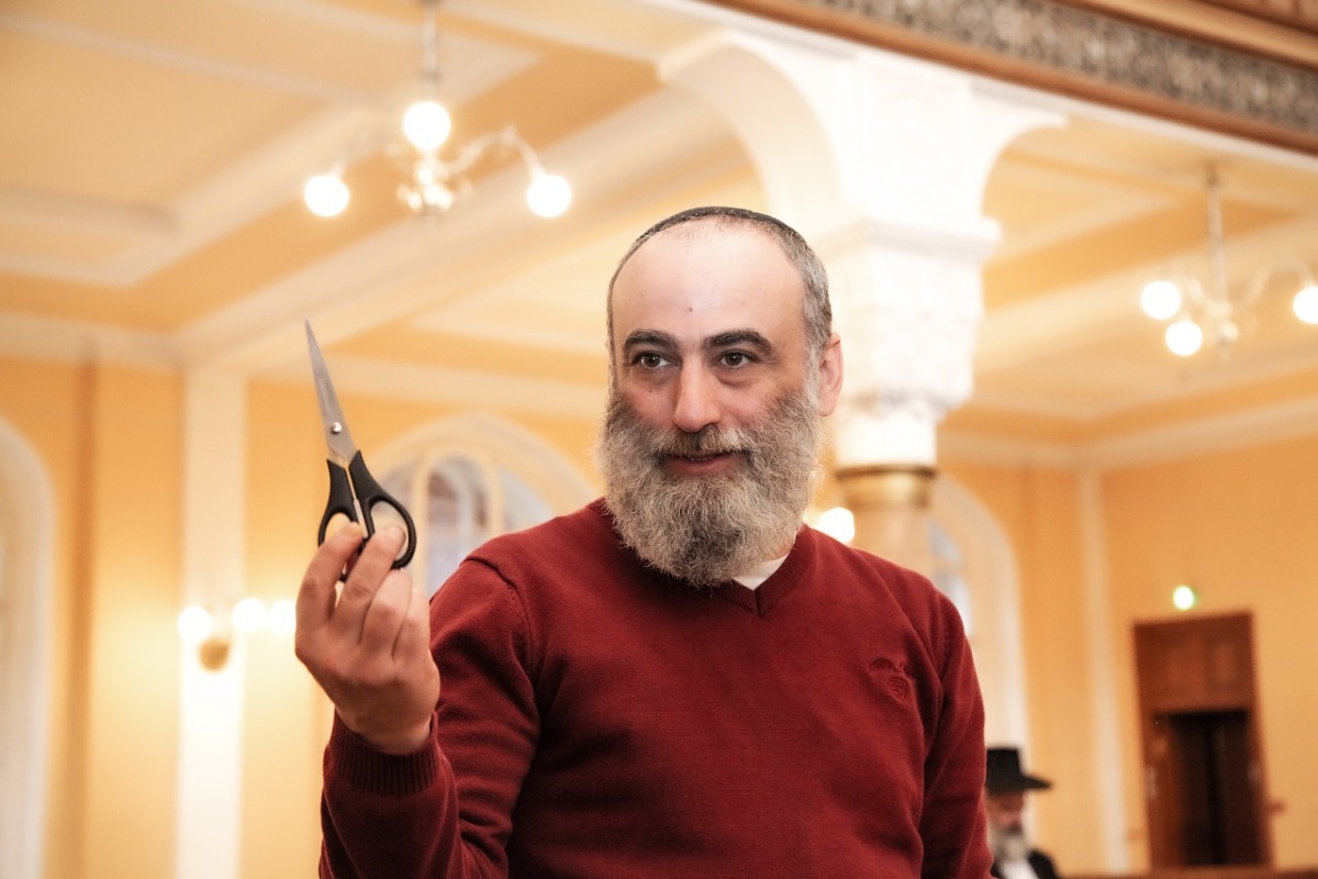 Первая стрижка Авраама Радиевского