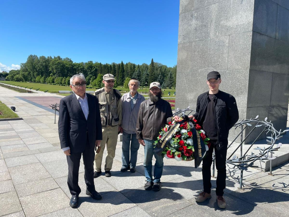 Возложение венков на Пискаревском 21 июня 2024