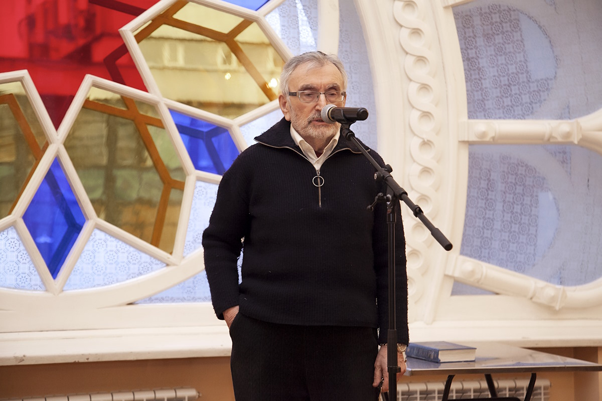   Гостей приветствует председатель еврейской общины Марк Давидович Грубарг