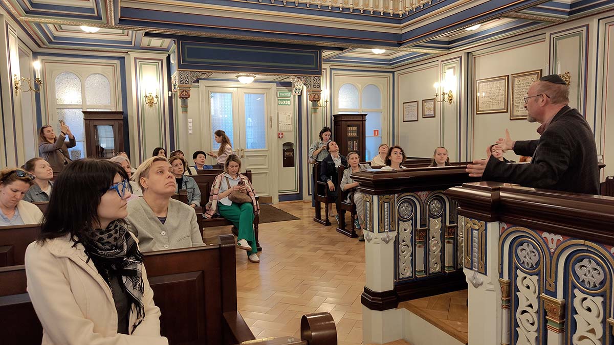 Представителям туроператоров Петербурга показали Синагогу