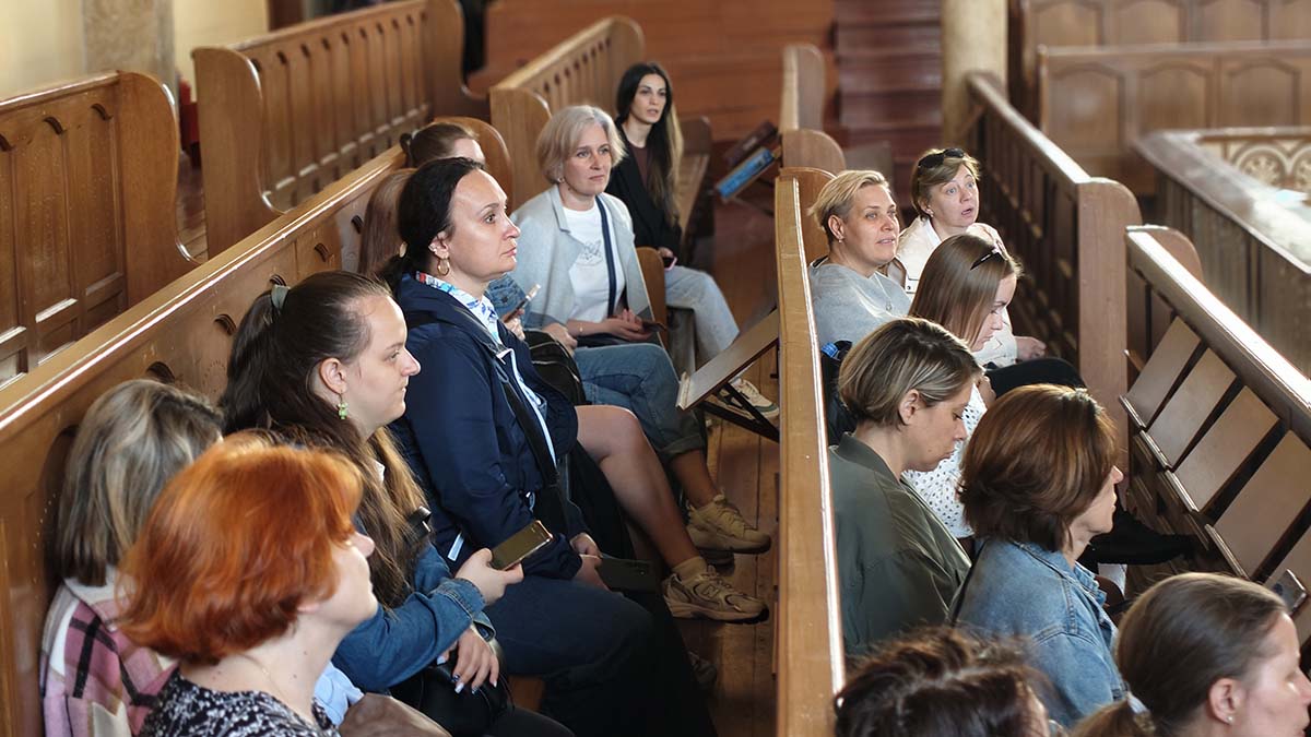 Представителям туроператоров Петербурга показали Синагогу