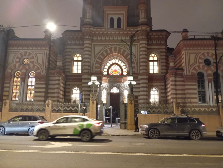 В годовщину Хрустальной Ночи в Синагоге не гас свет