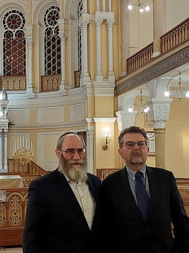 В Синагоге побывал с визитом генконсул Франции