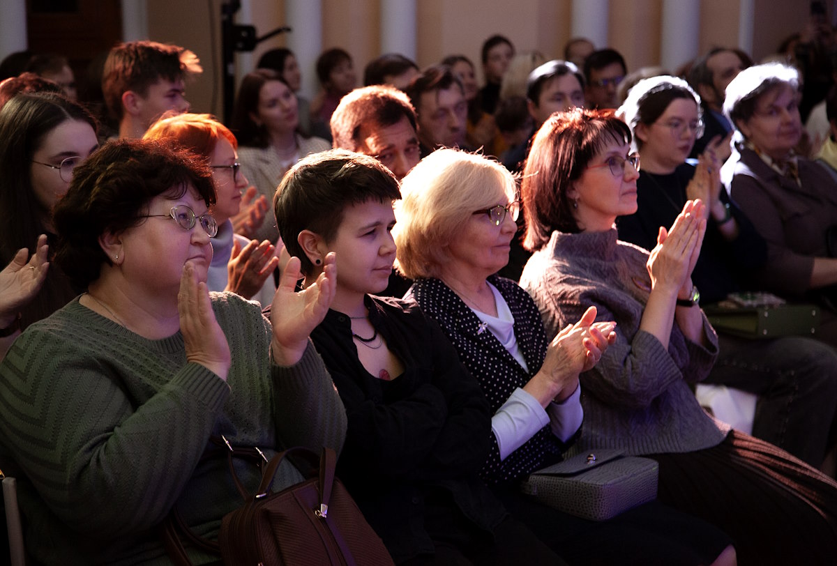 В Синагоге прошел моноспектакль Александра Мицкевича
