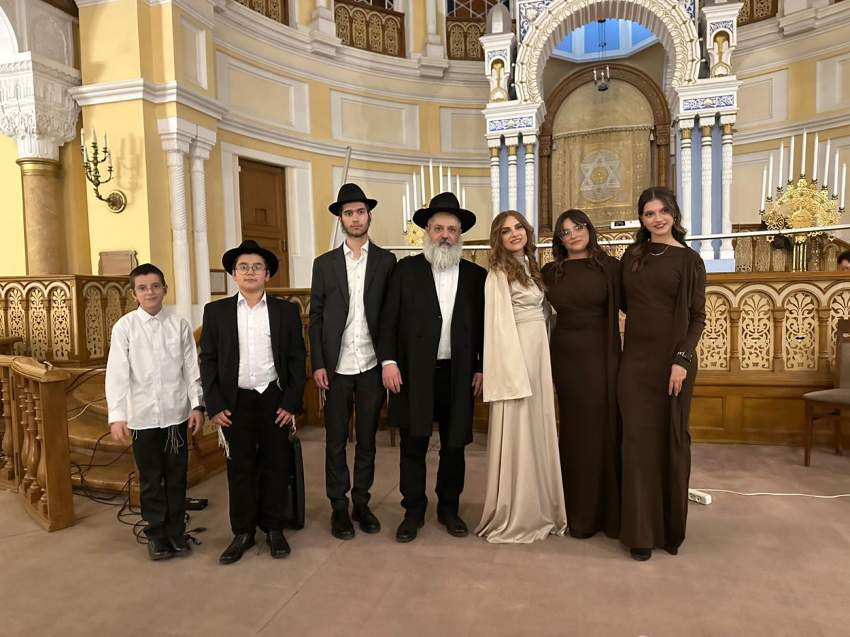 Поздравляем семью Абрамовых с бар-мицвой сына