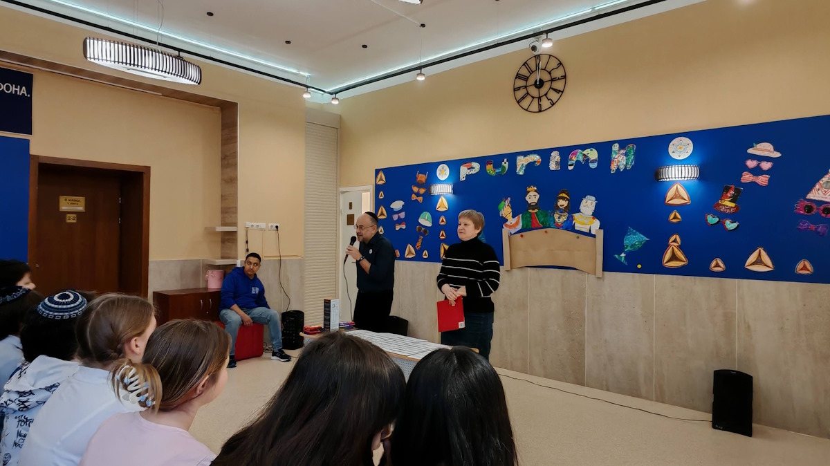 В школе Шамир наградили особо отличившихся учеников