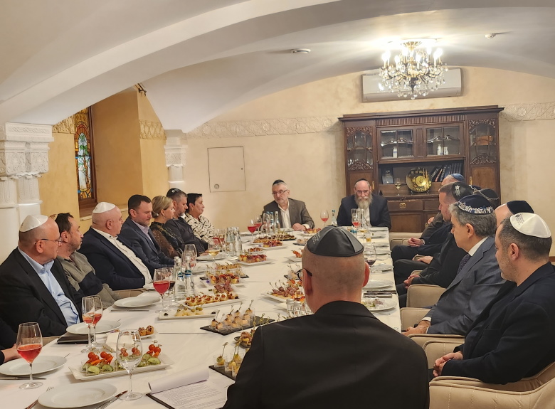 Главы общины встретились с членами попечительского совета и клуба Gold